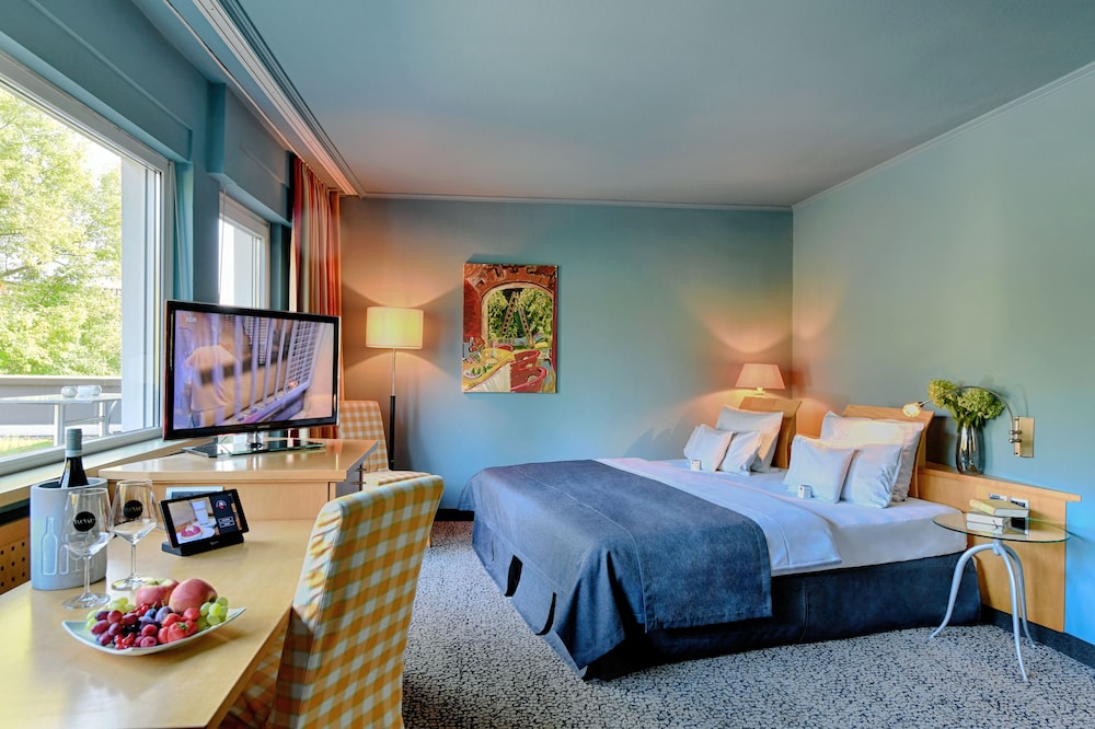FIRST CLASS, DOUBLE BED