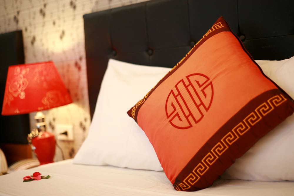 Urban Alley Hotel 35/50