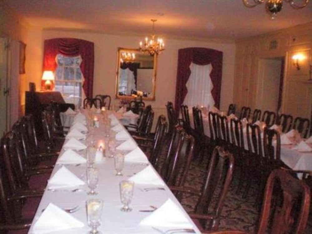 Montague Inn 63/73