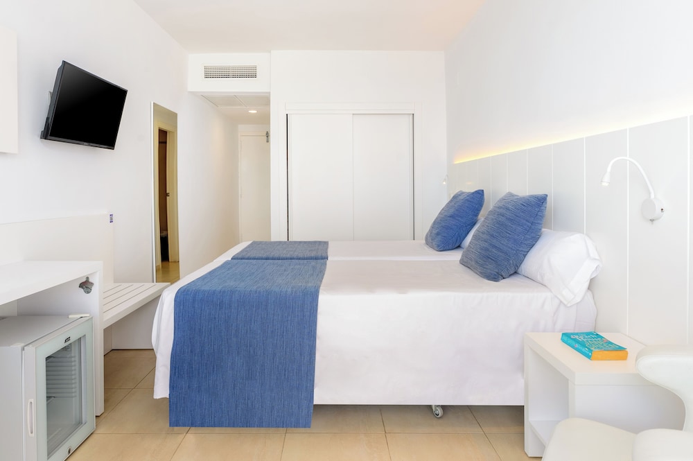 Vibra Algarb Hotel in IBIZA