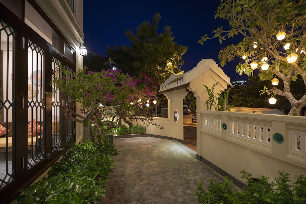 Cozy Savvy Boutique Hotel Hoi An 43/50
