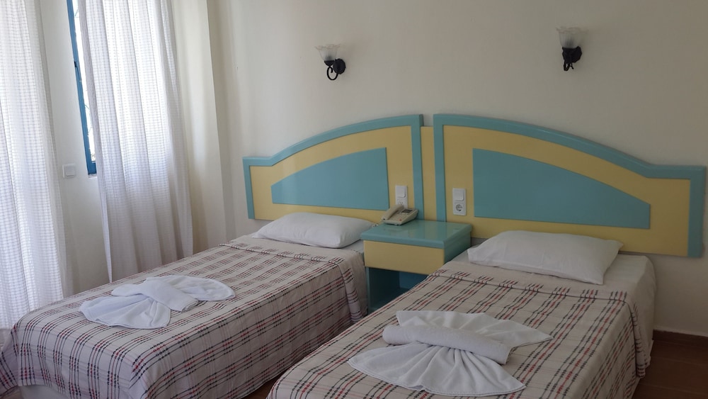 Bezay Hotel 8/31