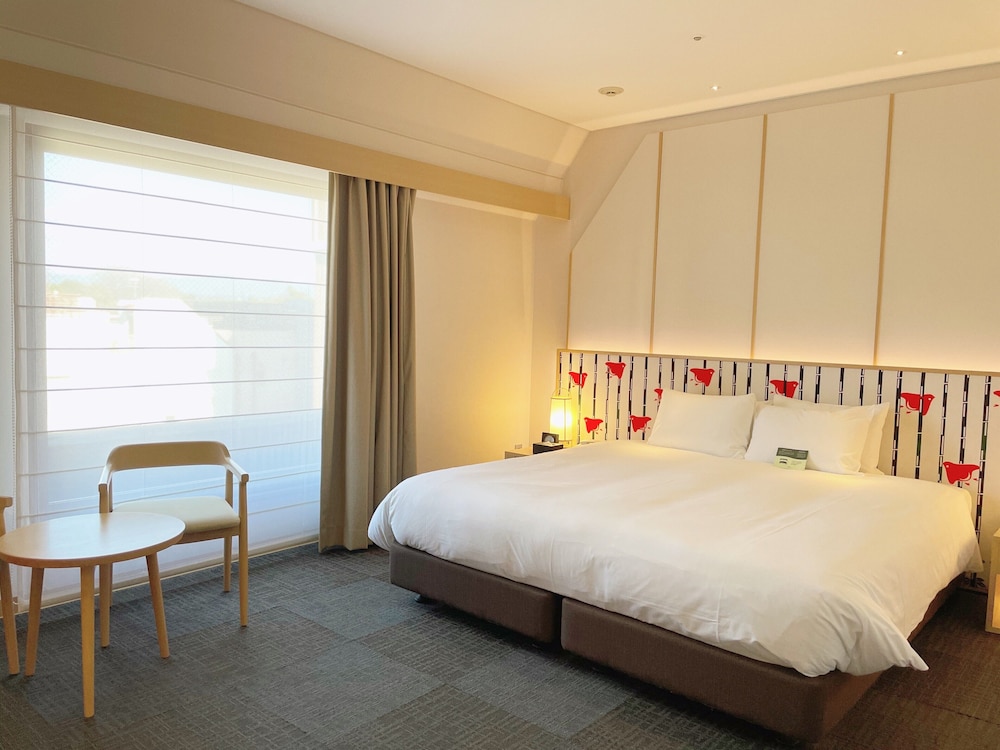 PREMIUM, KING BED