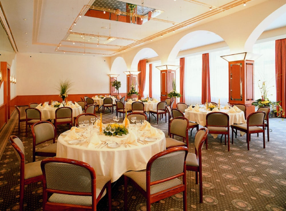 Thermal Hotels And Walliser Alpentherme Leukerbad 65/77