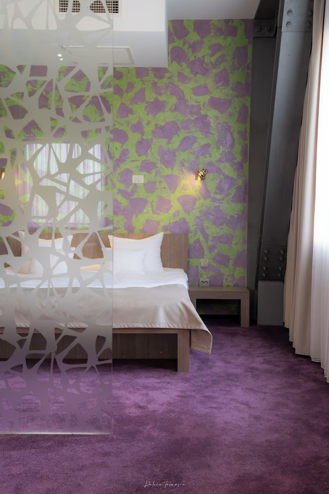 جناح بسرير مزدوج مع أريكة، West City Hotel Cluj Formely Best Western Plus Fusion Hotel 3/8