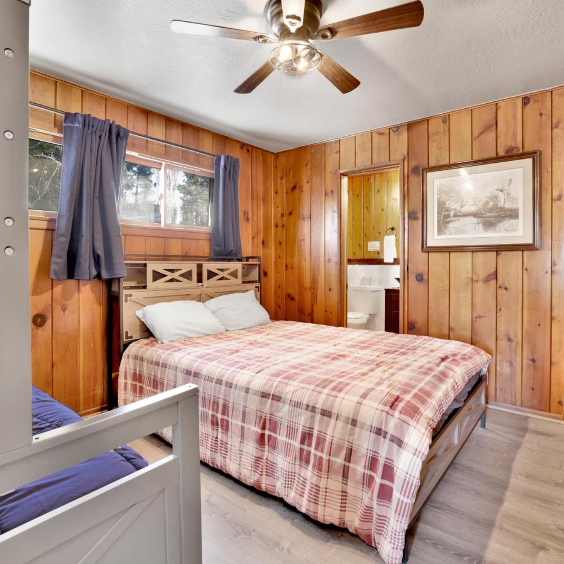 Lakeside Family Cabin by Big Bear Vacations 5/30