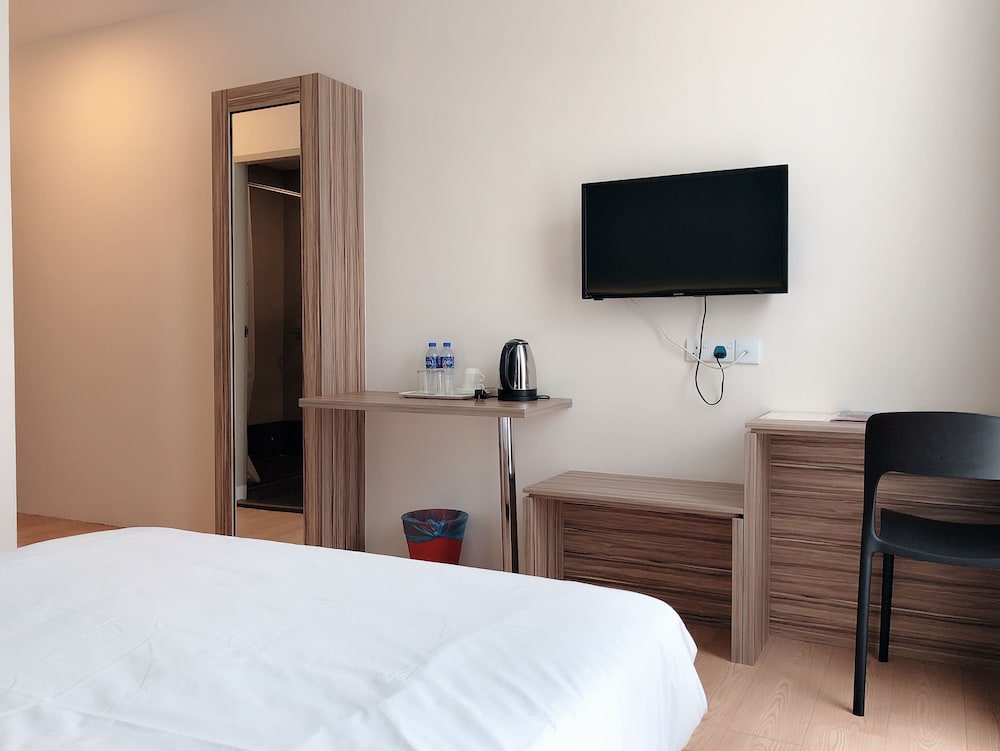 Tumike Hotel 12/58