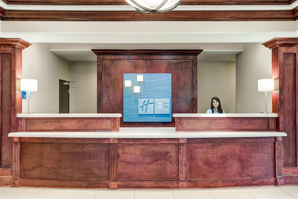 Holiday Inn Express Hotel And Suites Raceland Highway 90 11/49