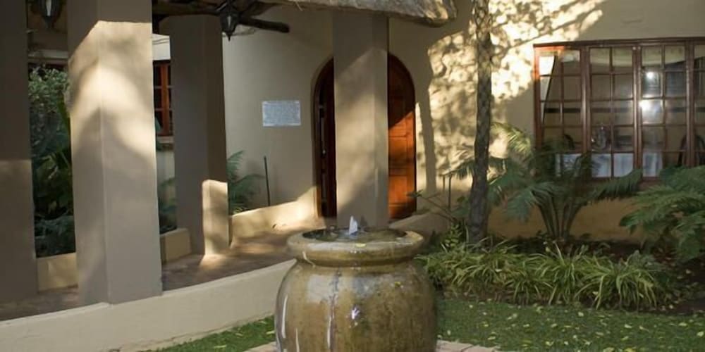 Monchique Guest House 50/50