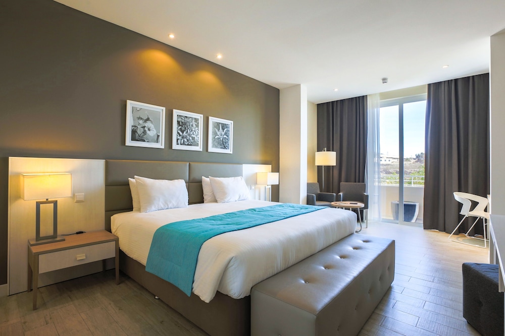 SUPERIOR, DOUBLE OR TWIN BED, SEA VIEW