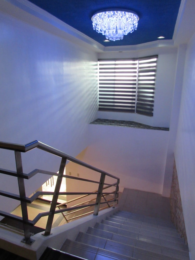 Oyster Plaza Hotel 29/37