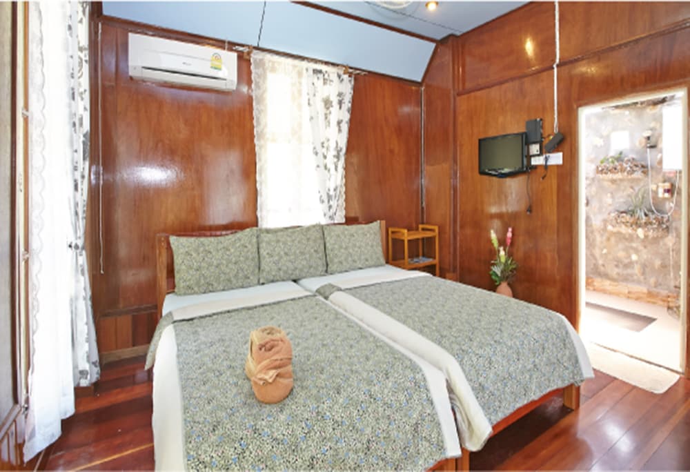 STANDARD, TWIN BEDS