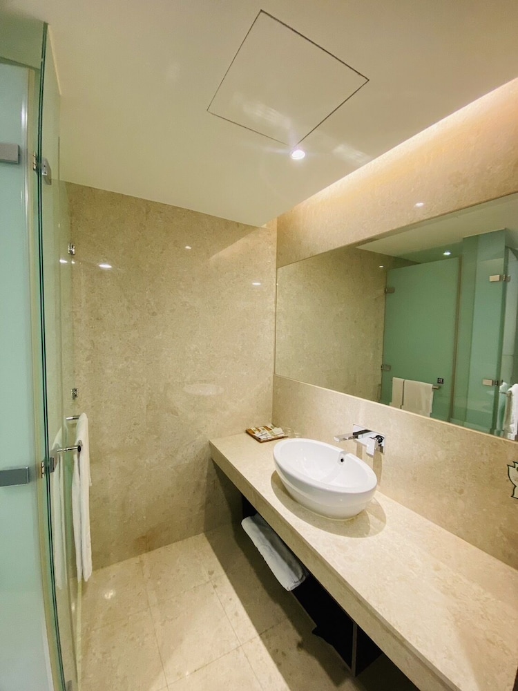 Yuh Tong Hotel 20/21