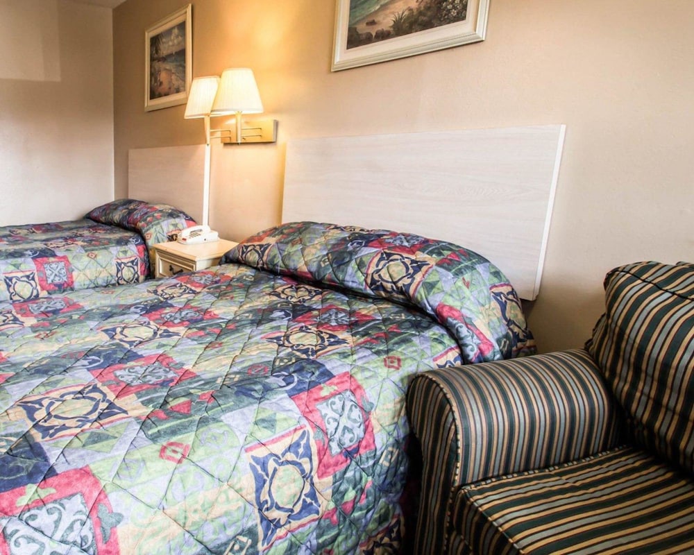 Rodeway Inn Apopka 24/46