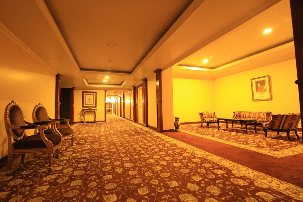 Hotel Dynasty 24/46