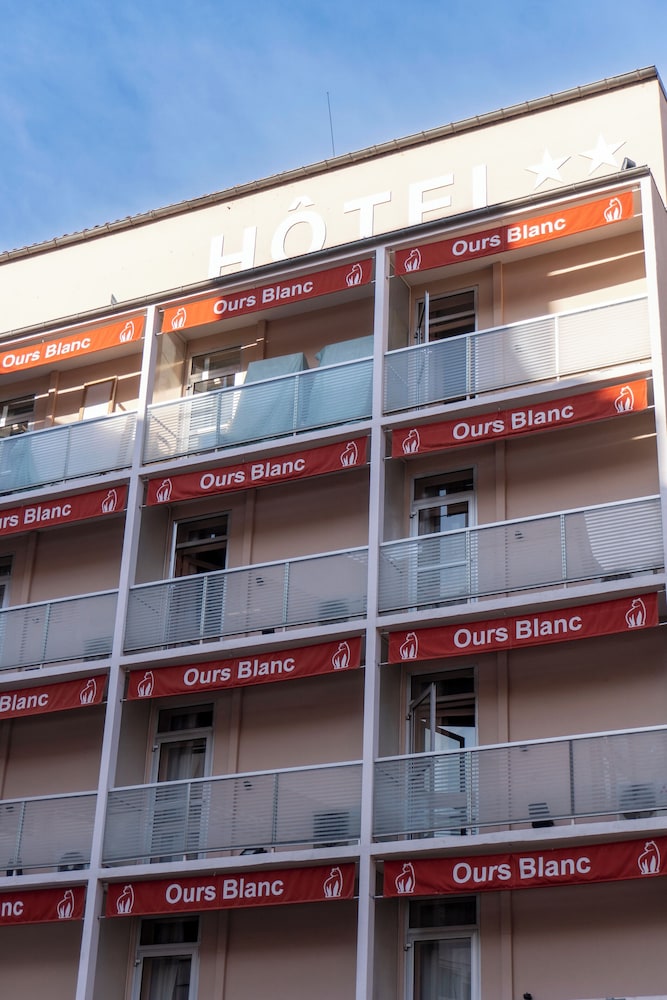 Ours Blanc Place Victor Hugo 1/67