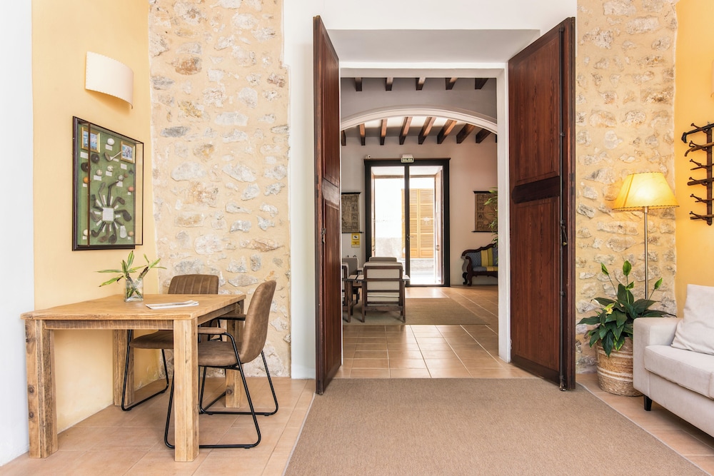 Hotel Can Moragues 31/50