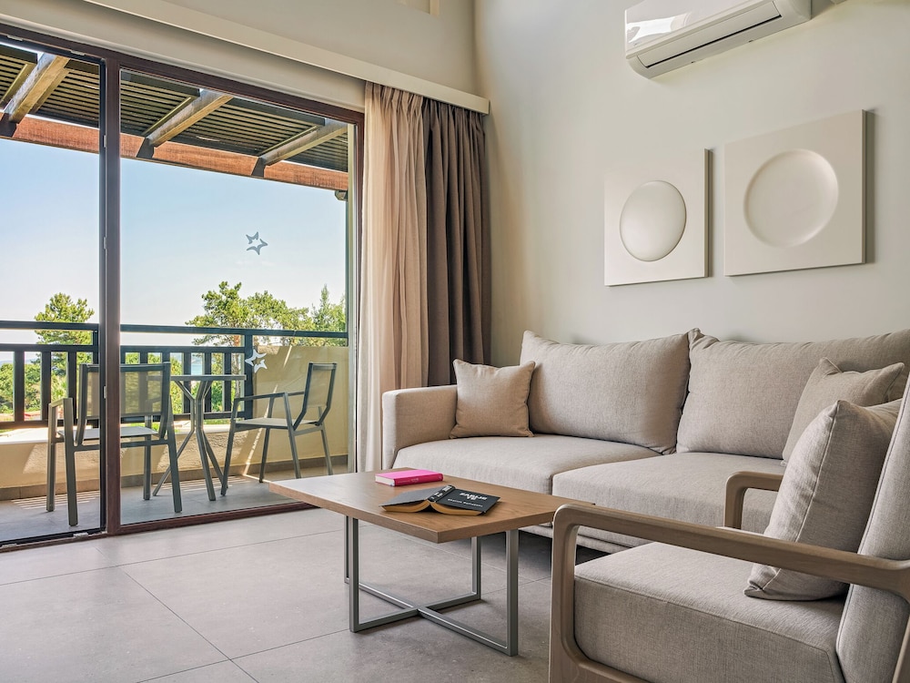 Aegean Melathron Thalasso Spa Hotel 56/81
