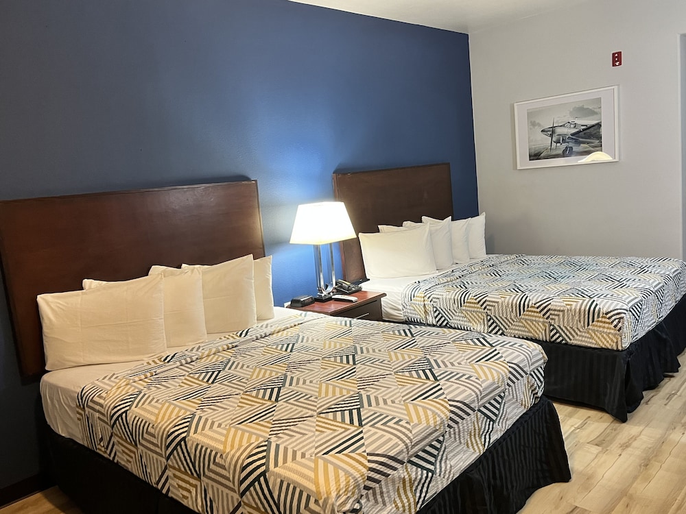 Baymont by Wyndham Ridgecrest 34/49