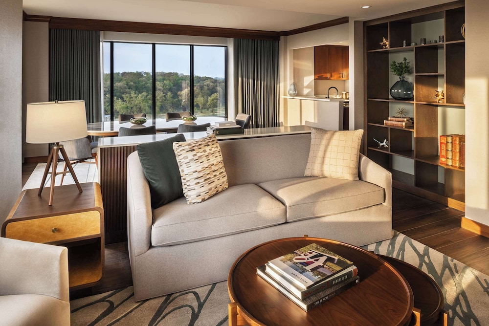 Hyatt Regency Coralville 43/66