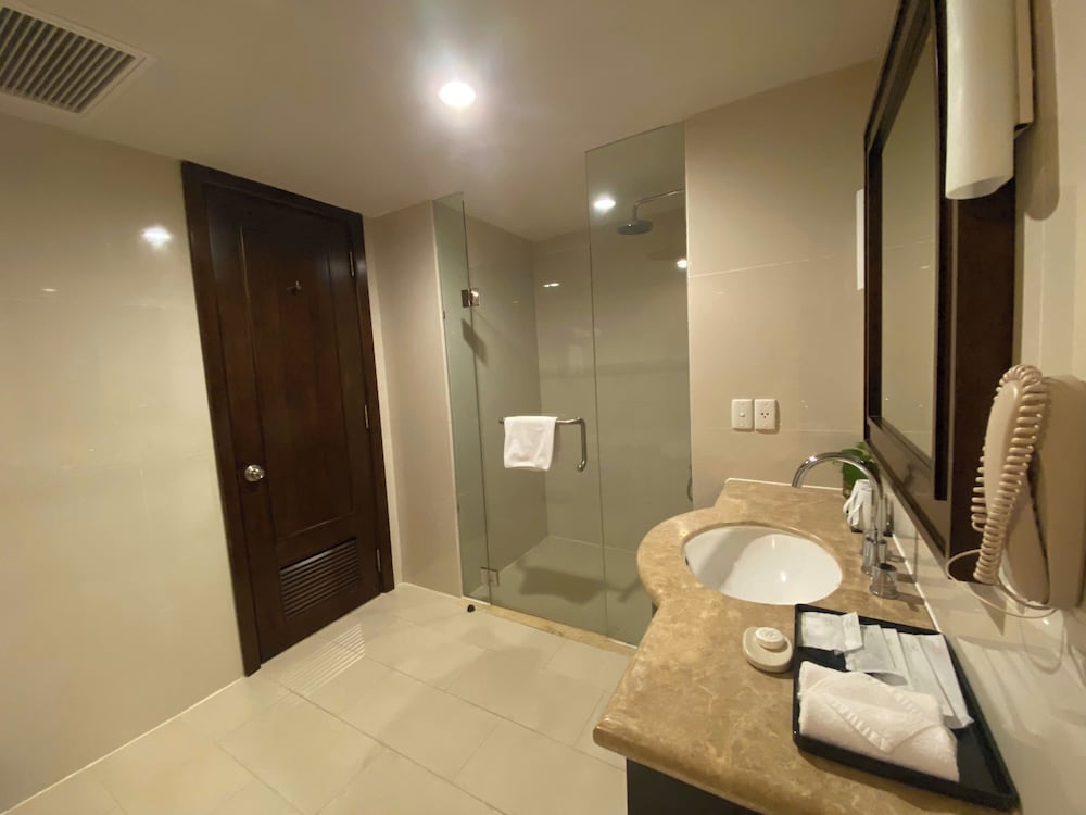 Muong Thanh Hue Hotel 73/74