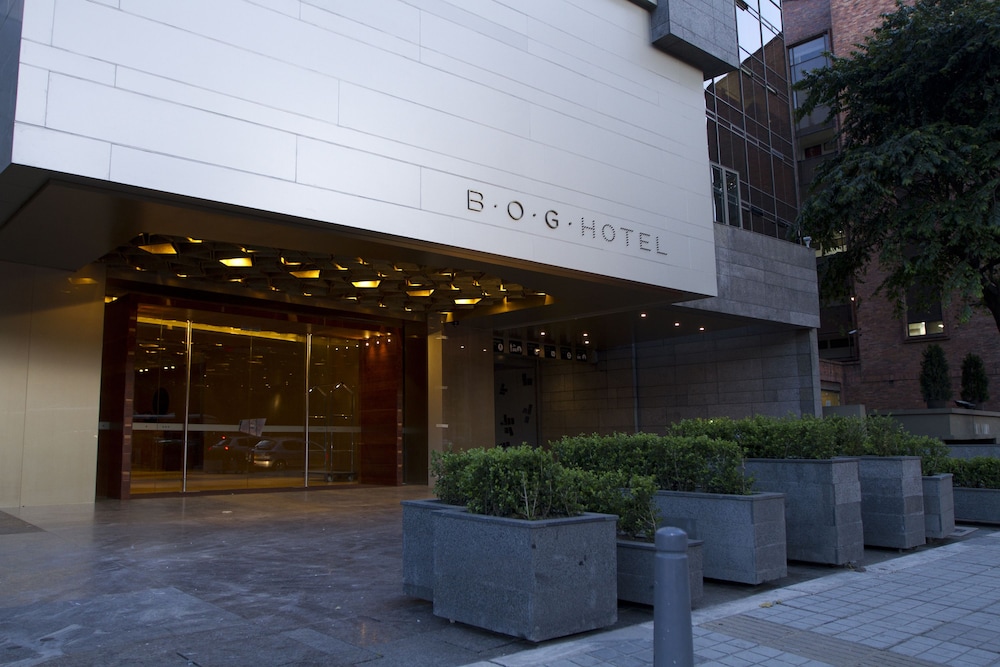 Bog Hotel 5/77