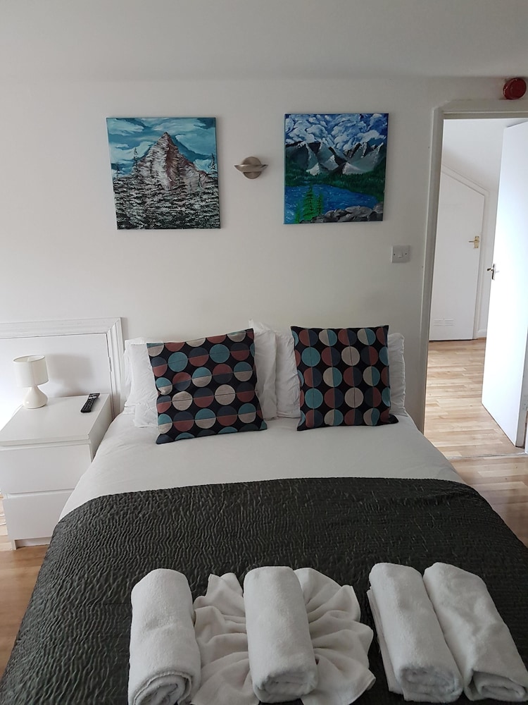 London Queens Apartments 28/50