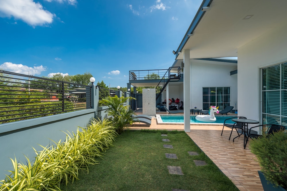 Lark Pool Villa Krabi 57/62