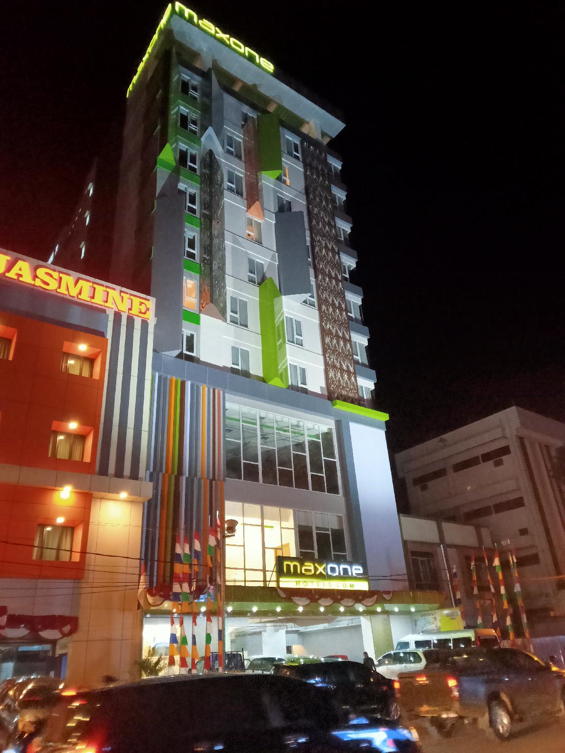 Maxone Hotel Jayapura 2/30