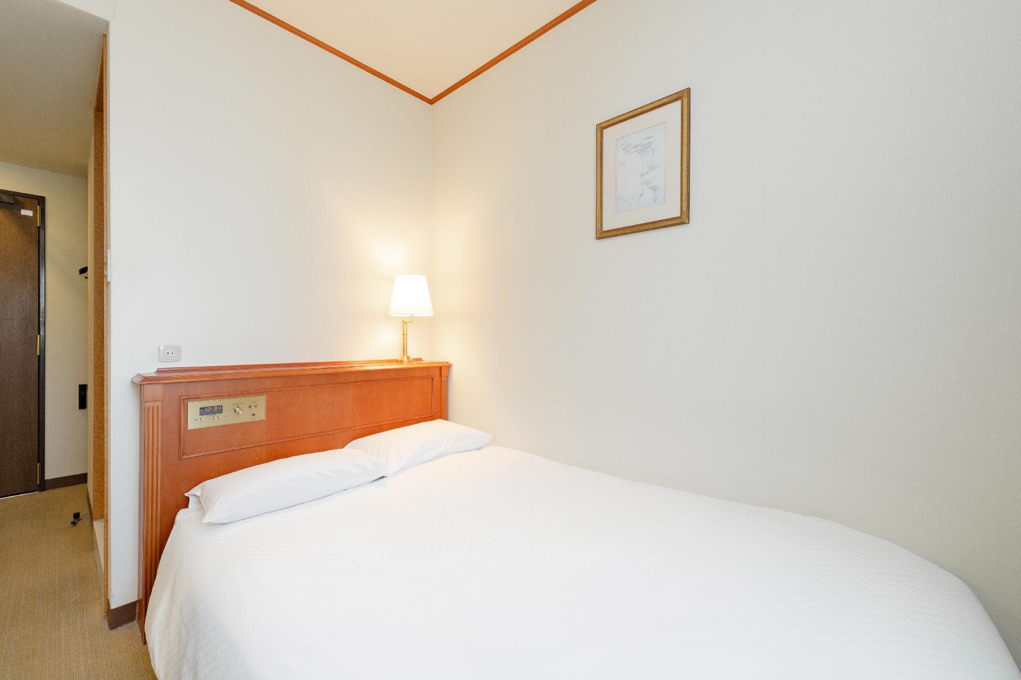 Semi Room, Single, Semi Double Bed, Smoking