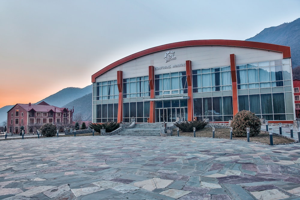El Resort Hotel 1/50