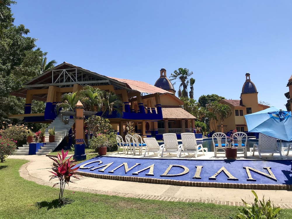 Canadian Resorts Nuevo Vallarta 24/47