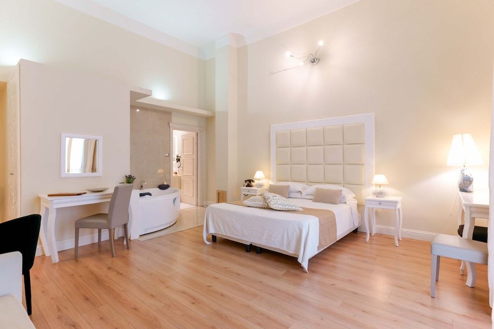Deluxe, Double Bed, Sofa, Private Spa