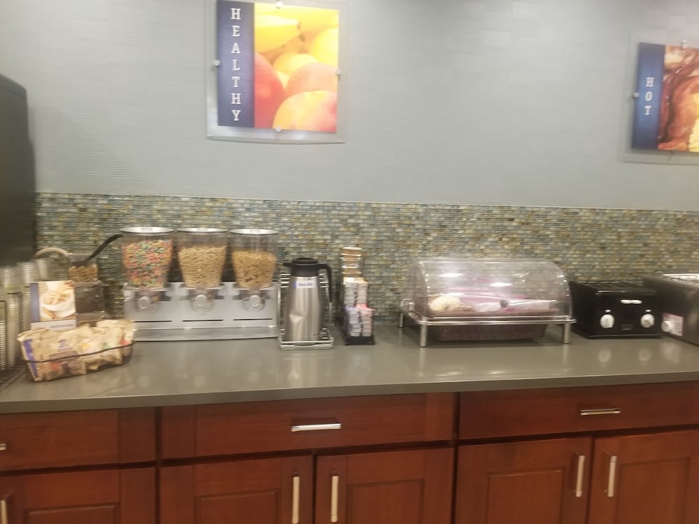 Best Western Long Beach Inn 39/53