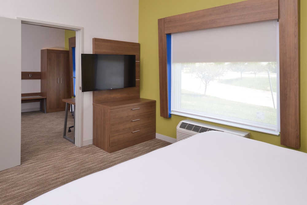 Holiday Inn Express And Suites Omaha 120th And Maple 21/56