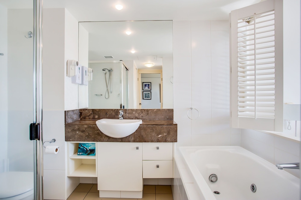 Mantra Broadbeach on the Park 69/70