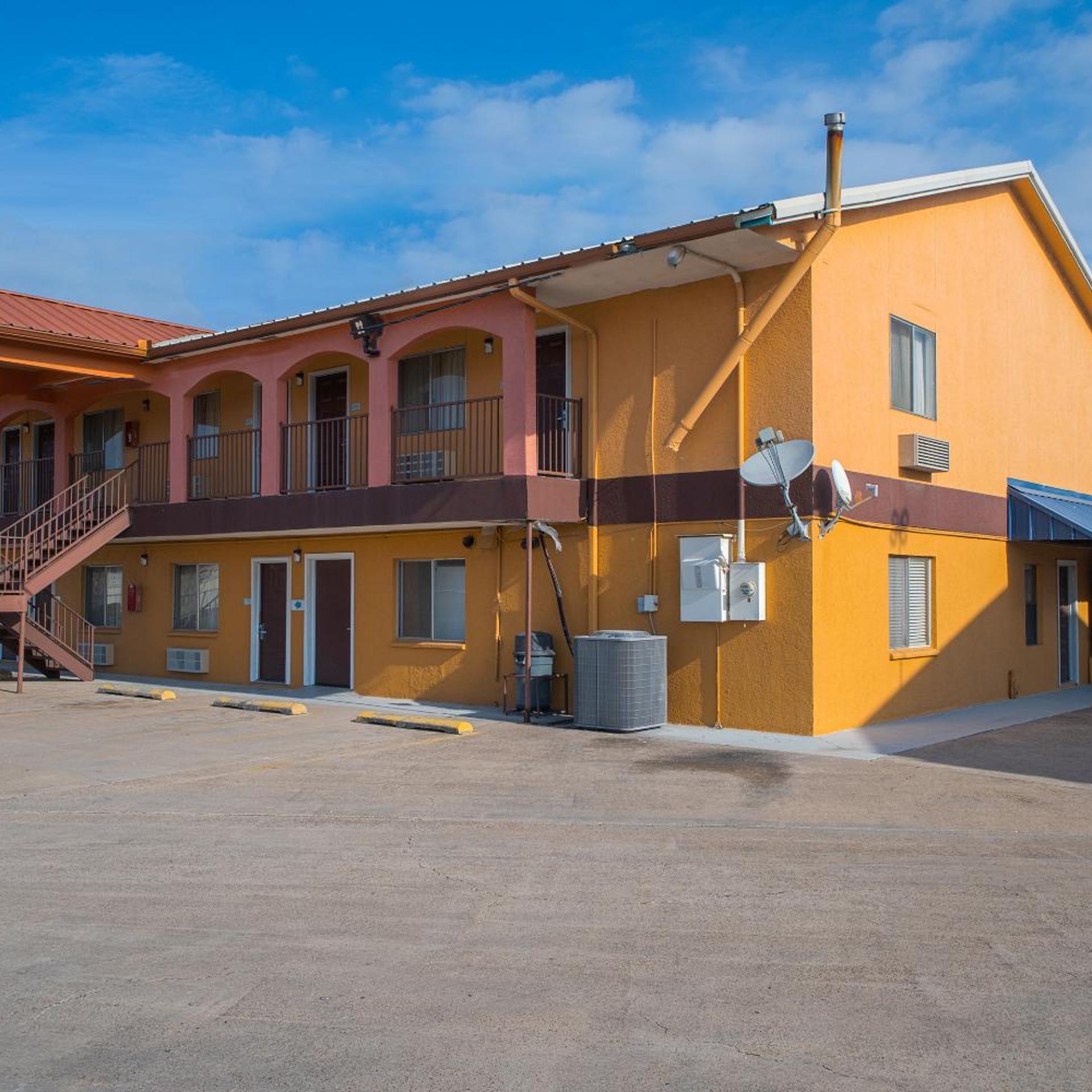Executive Inn and Suites 3/50
