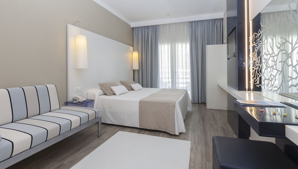Hotel Canyelles Playa 15/48
