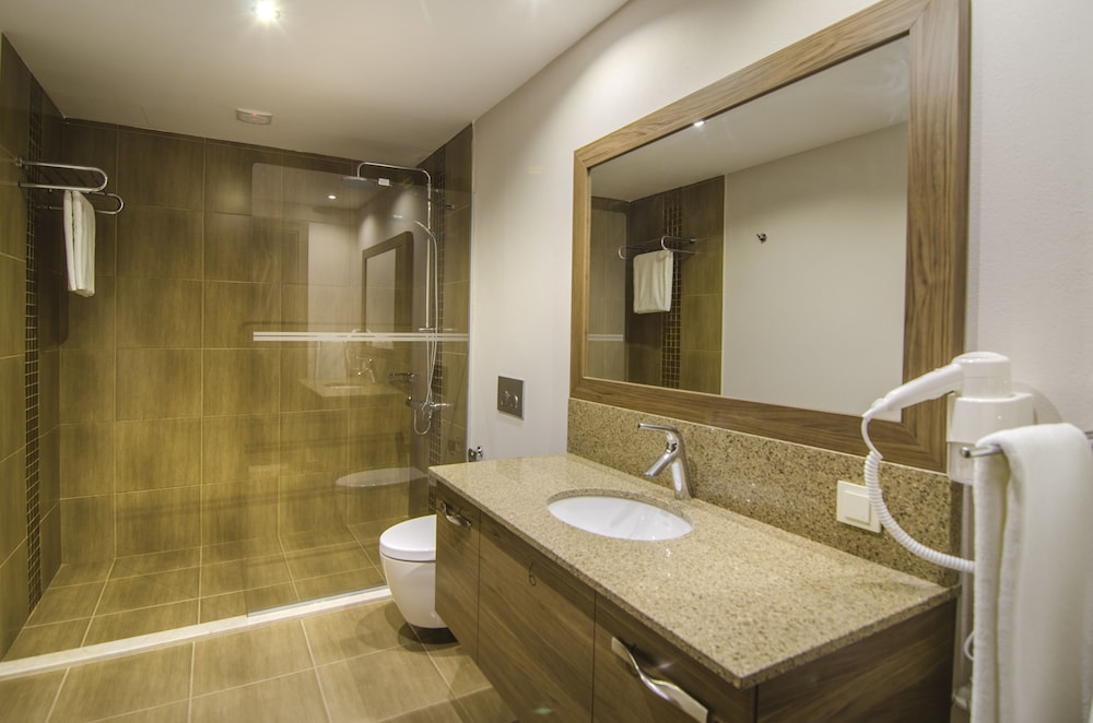 Ladies Beach Residence Hotel 66/68
