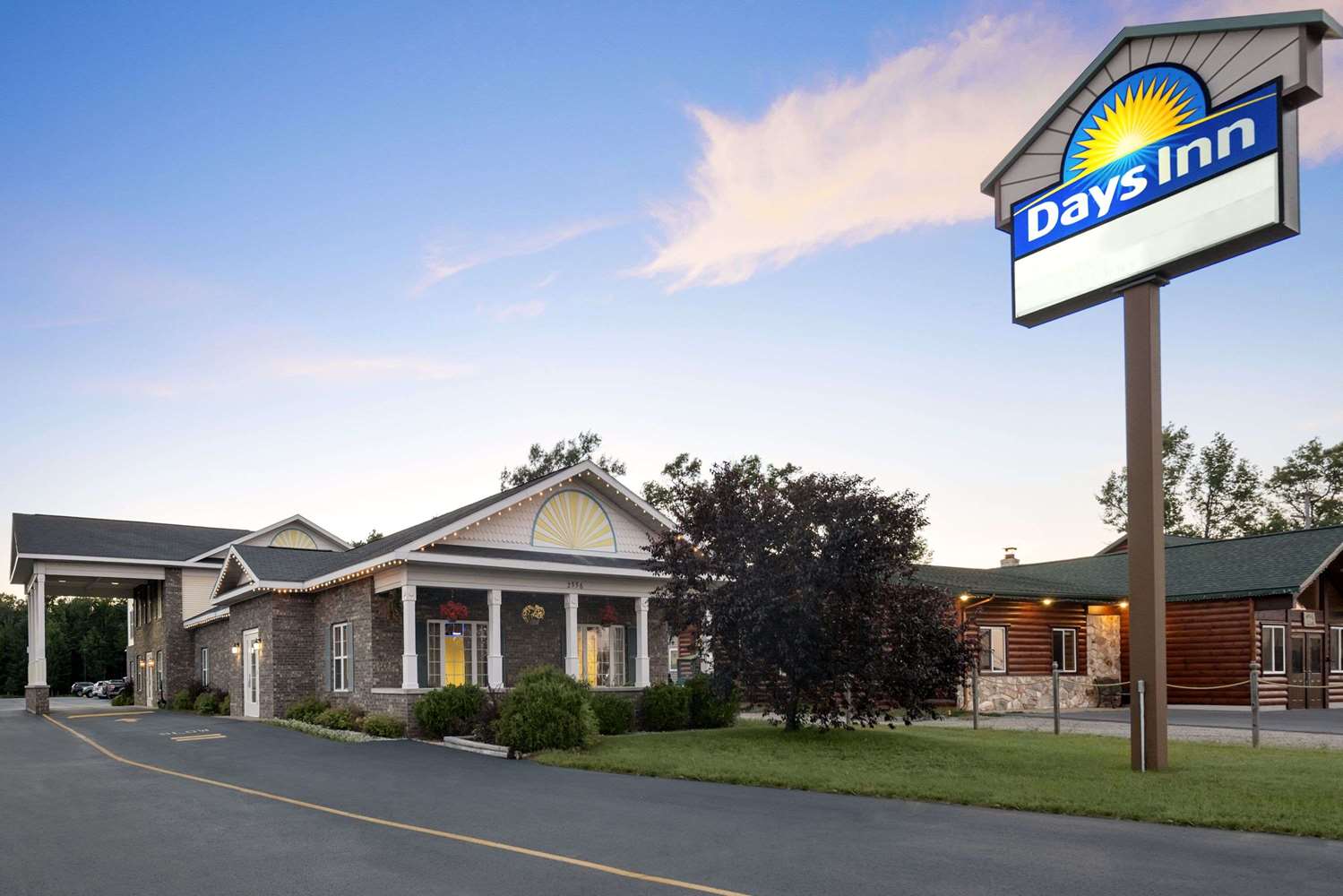 Days Inn by Wyndham Grayling 2/10