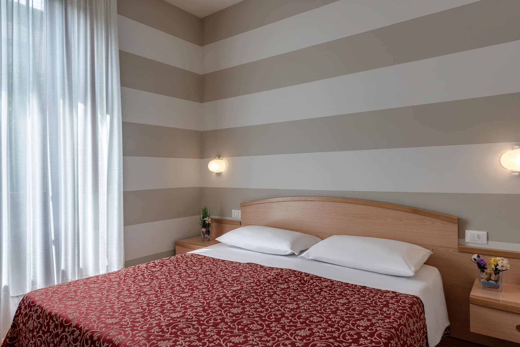 BASIC, DOUBLE BED