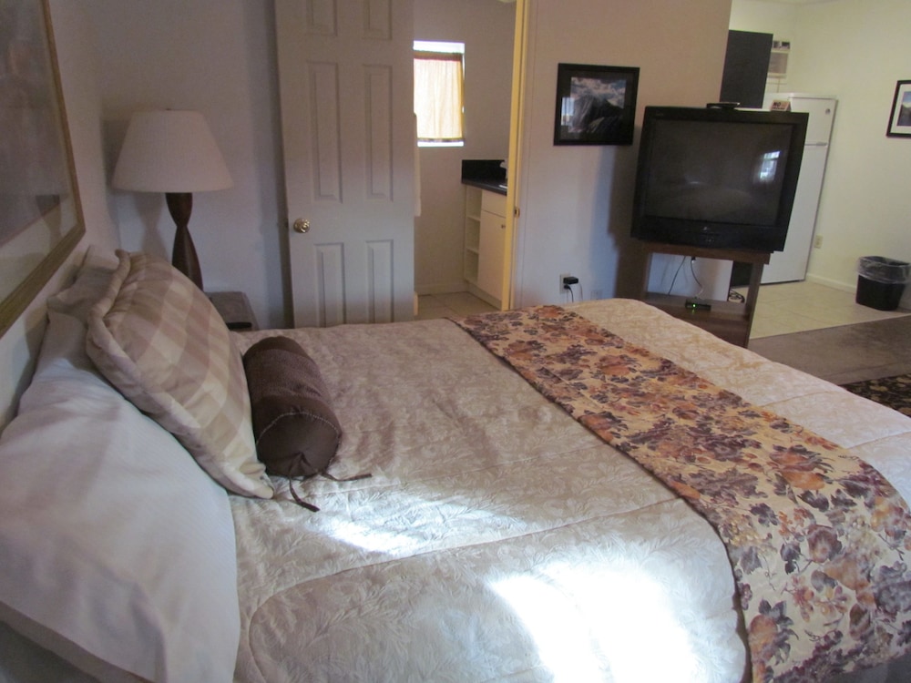 True North Motel 11/57