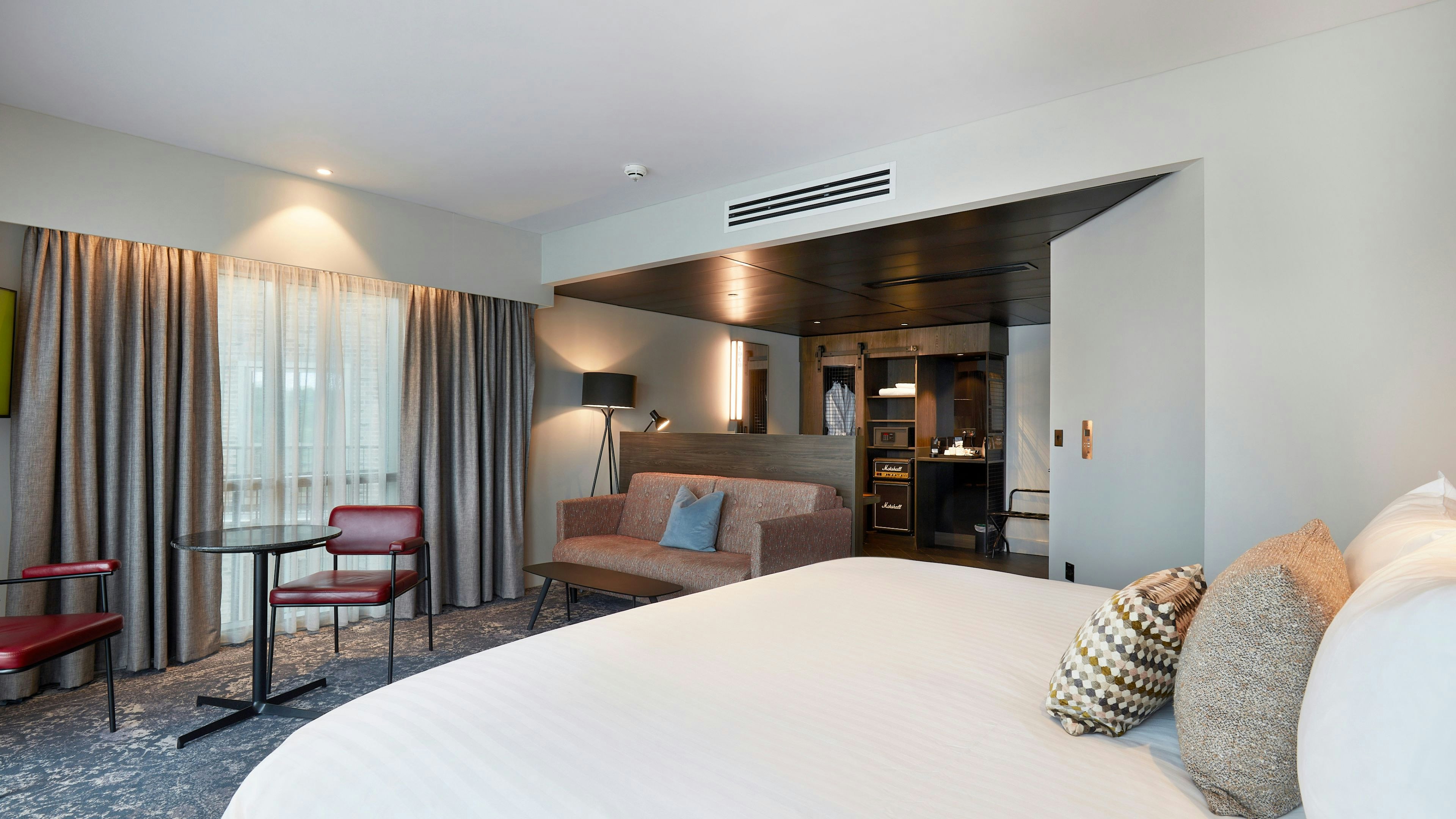 Roof, Suite, King Bed, Outdoor Living Area, Hot Tub, Terrace