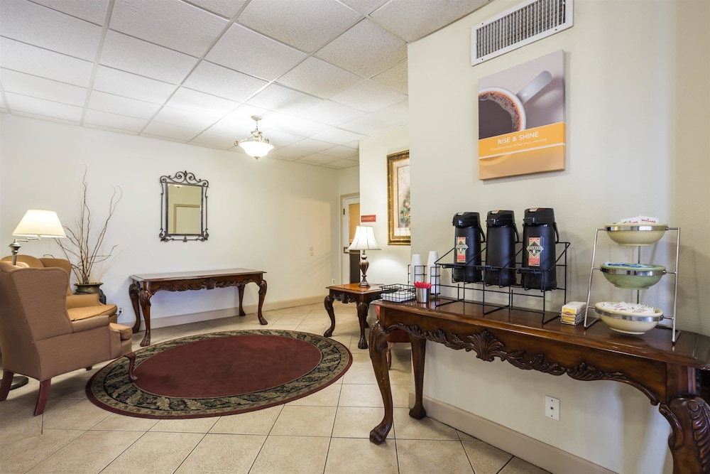 Motel6 Spring Hill, FL - Weeki Wachee 8/64