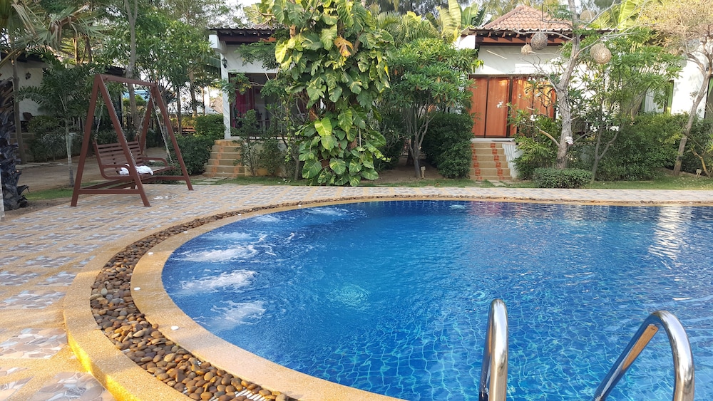 Pranburi Cabana Resort 69/72