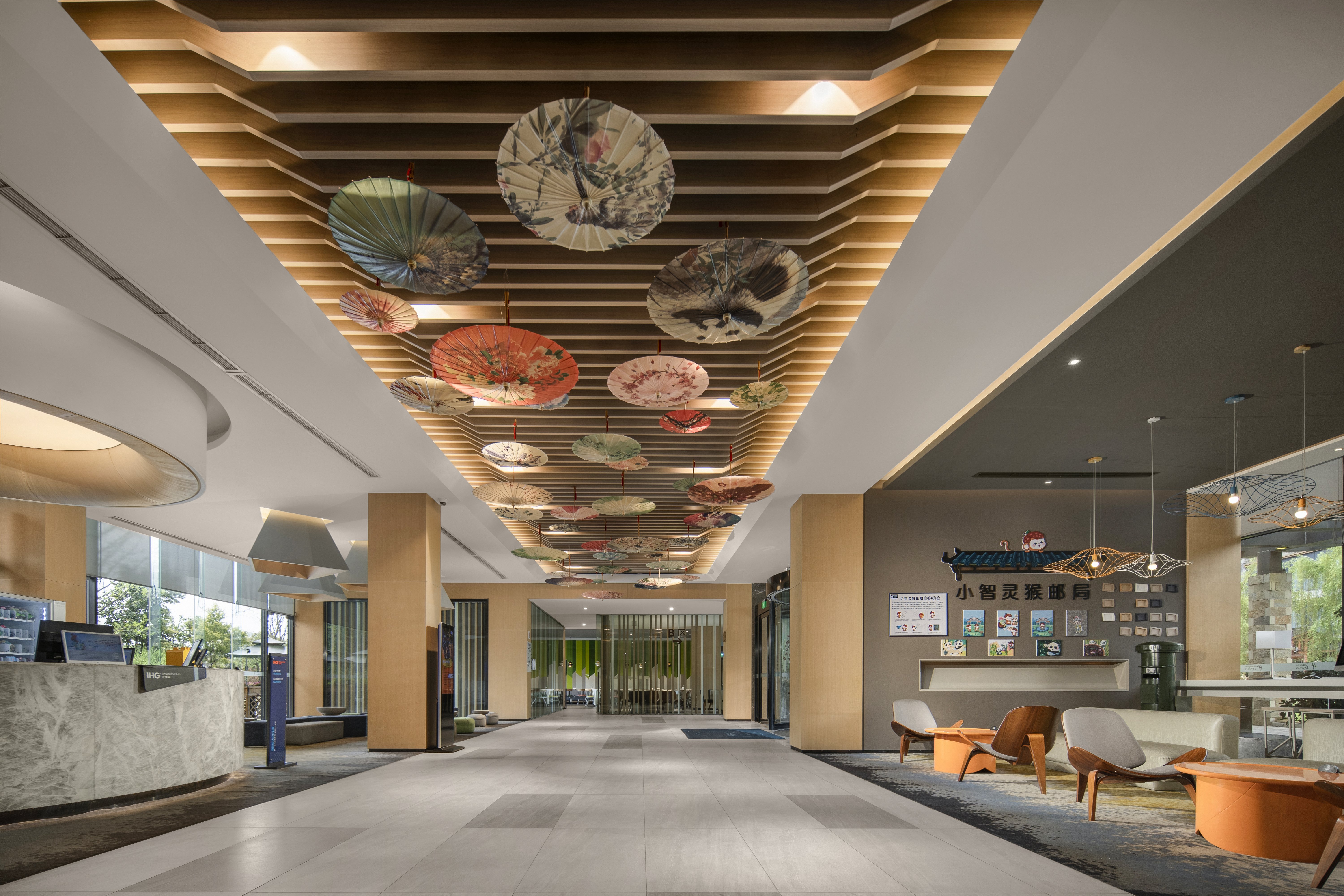 HOLIDAY INN EXPRESS EMEI MOUNTAIN 10/69