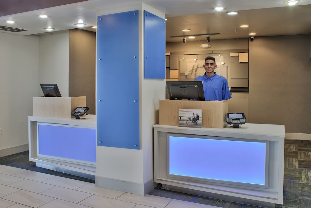 Holiday Inn Express Santa Rosa 10/50