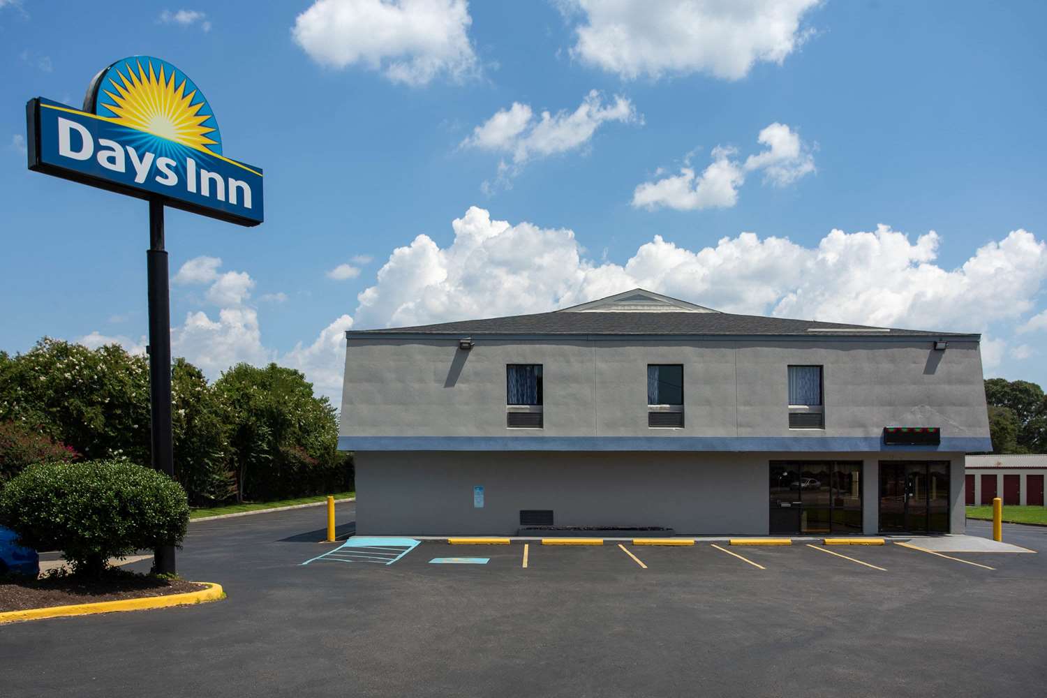 Days Inn by Wyndham Chesapeake 39/45