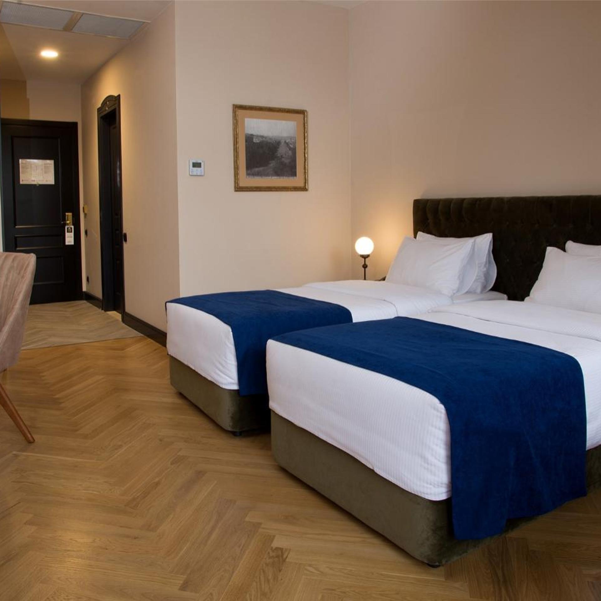 Atoneli, Single Bed