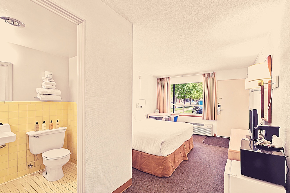 Stardust Motel Wallace 62/65